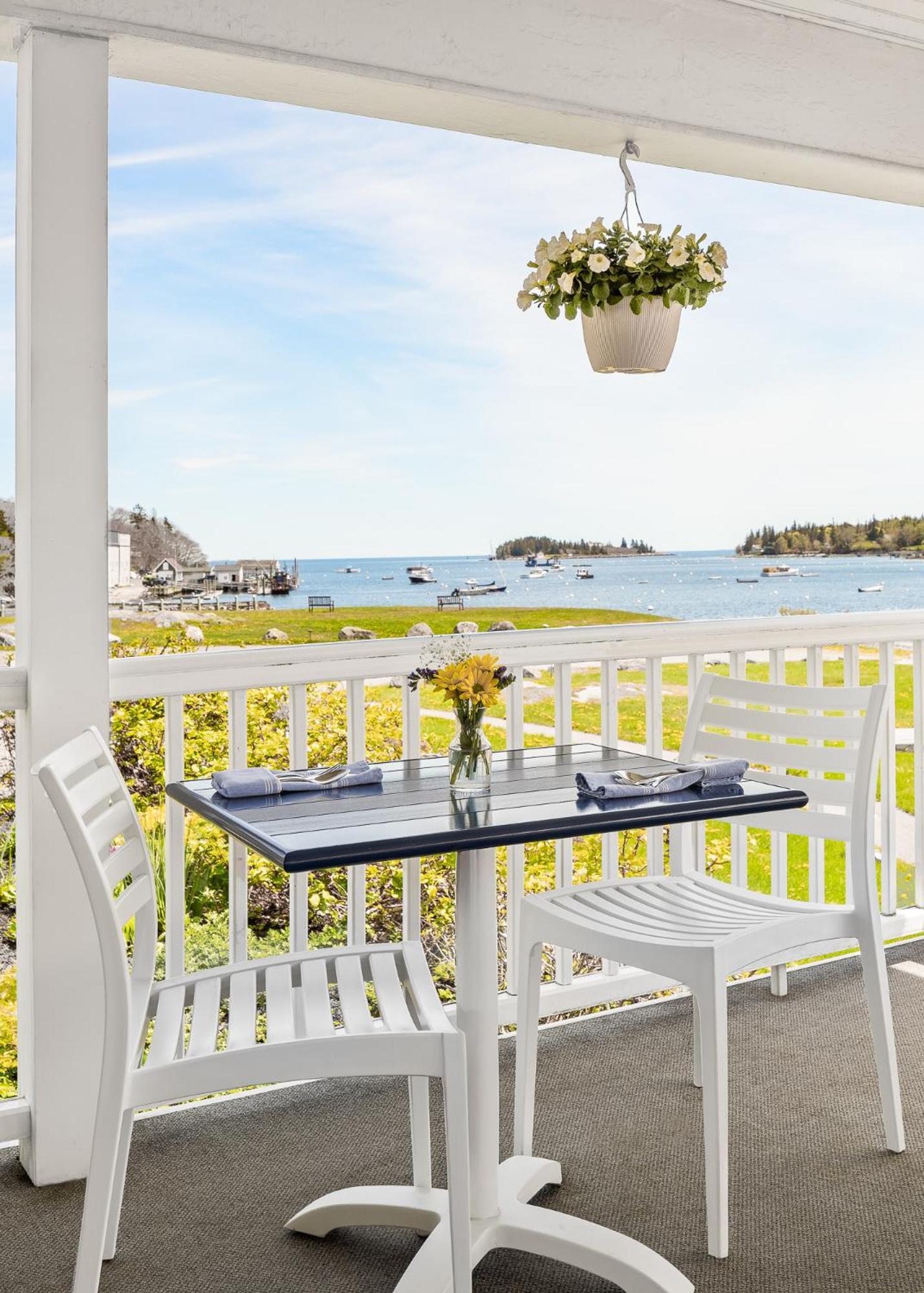 East Wind Inn & Suites Tenants Harbor Exteriör bild